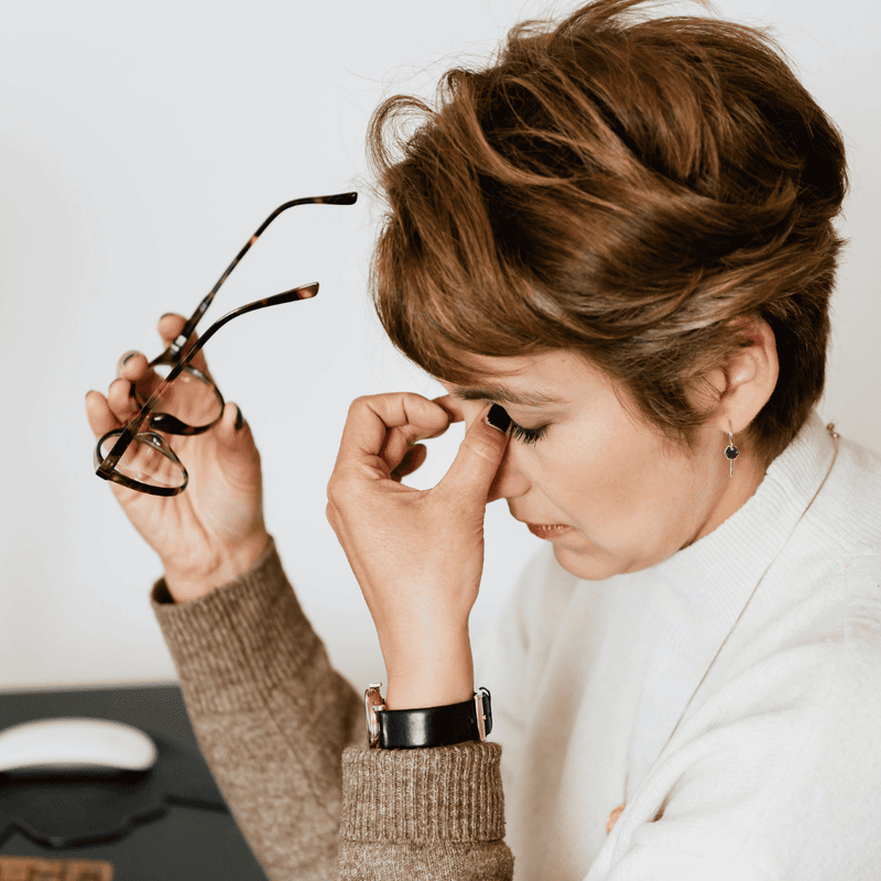 Le stress, ton pire ennemi beauté — et comment en libérer ta peau